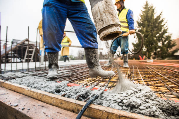 Best Concrete Pool Decks in Universal City, TX